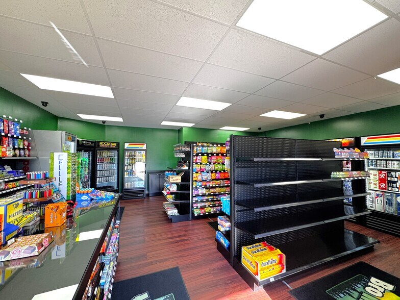 More Photos Of 1240 Chetco Ave, Brookings General Retail For Sale