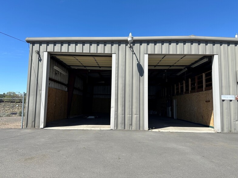 More Photos Of 114 NE Penn Ave, Bend Industrial For Lease