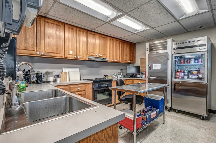 More Photos Of 3800 N May Ave, Oklahoma City Office For Sale