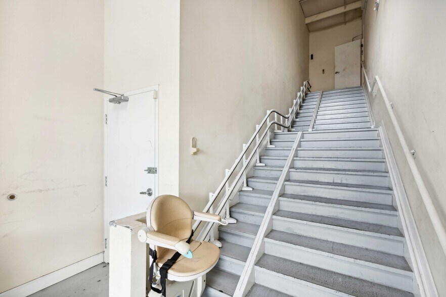 More Photos Of 16238-16242 N Florida Ave, Lutz Office Residential For Lease