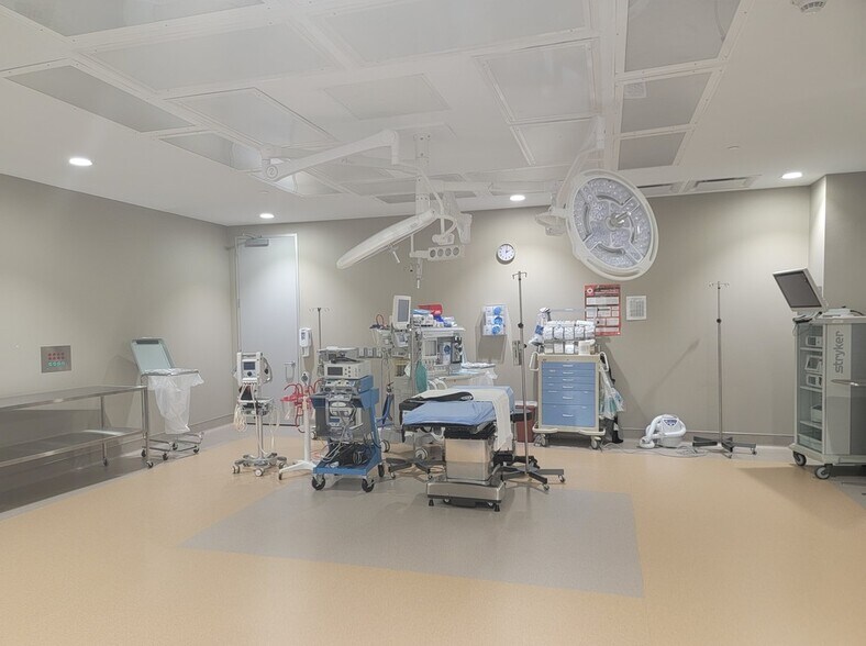 More Photos Of 1246 N FM 3083 W, Conroe Medical For Lease