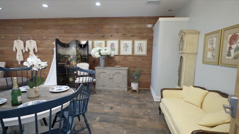 More Photos Of 11 Lakeside Dr E, Belvidere Restaurant For Sale