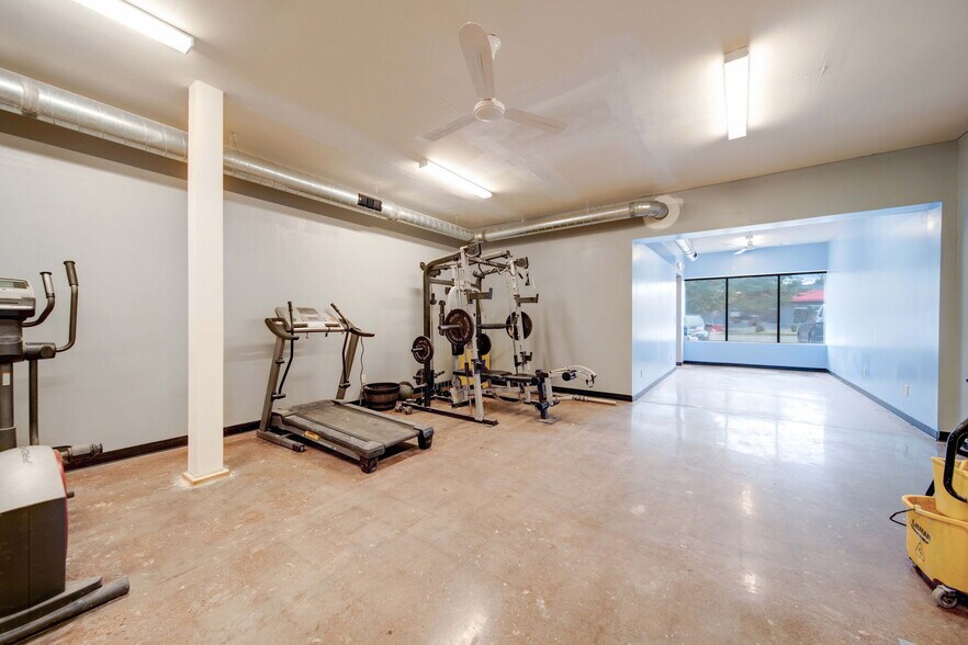 More Photos Of 4133 E Main St, Columbus Storefront Retail Office For Sale