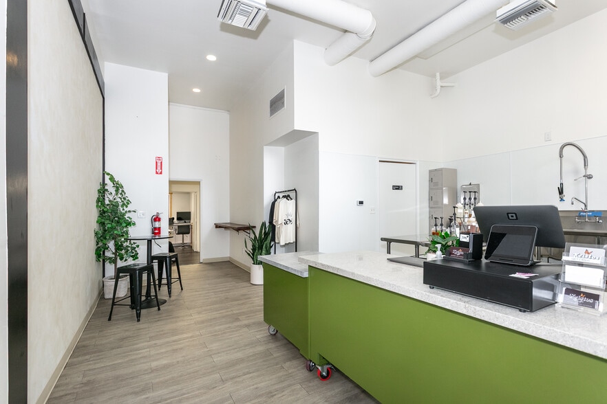 More Photos Of 605 Azusa, Azusa Storefront Retail Office For Sale