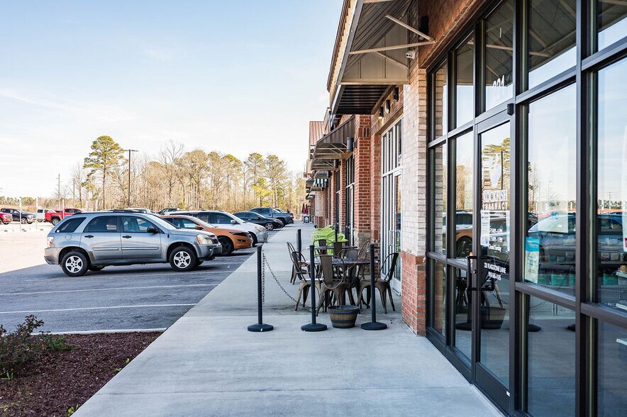 More Photos Of 221-271 Flagstone Ln, Raeford Storefront Retail Office For Lease