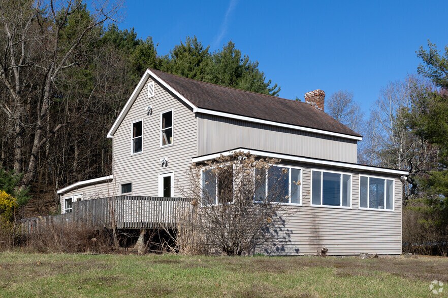 More Photos Of 1598 Columbia Tpke, Castleton On Hudson Freestanding For Sale