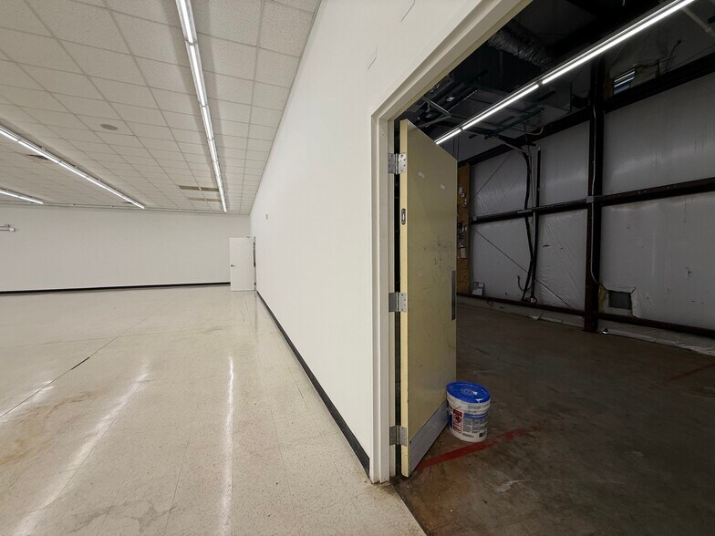 More Photos Of 3321 Triana Blvd SW, Huntsville Freestanding For Lease