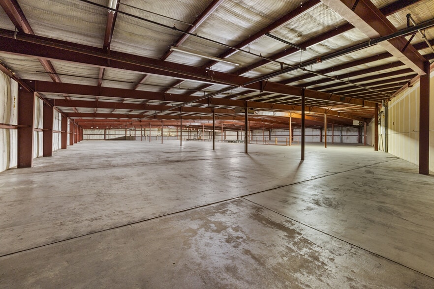 More Photos Of 888 Antler Dr, Casper Warehouse For Lease