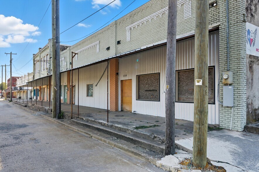 More Photos Of 825 Ave D, Moody General Retail For Sale