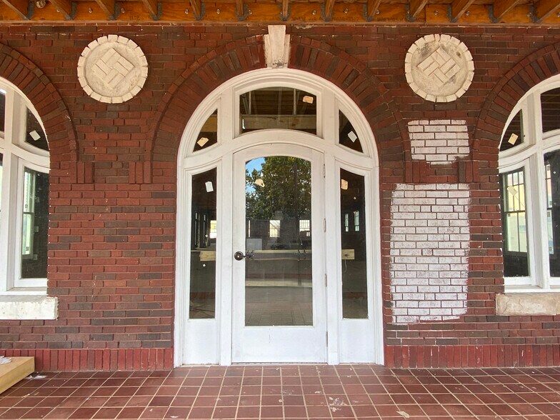 More Photos Of 700 Cotton St, Shreveport Office Residential For Lease