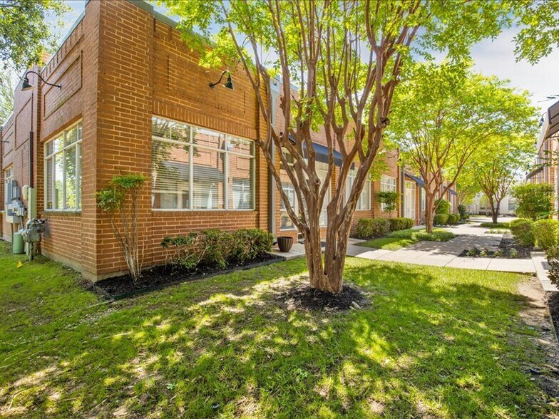 More Photos Of 502 N Carroll Ave, Southlake Unknown For Lease