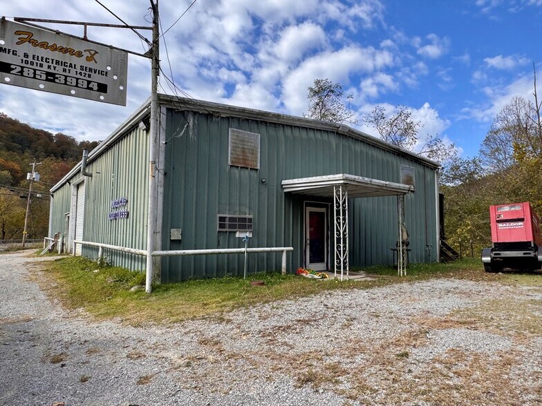 More Photos Of 10018 KY-1428, Martin Industrial For Sale