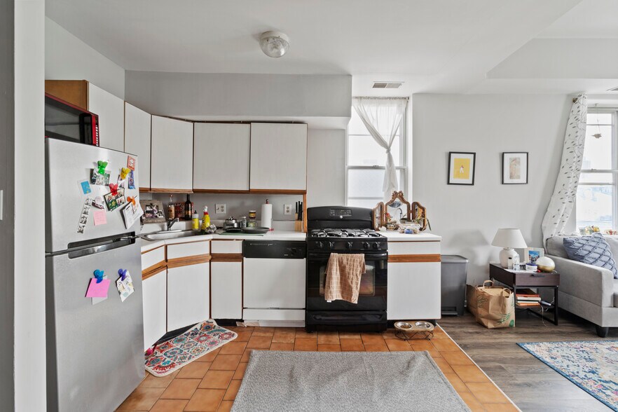 More Photos Of 700 S 5th St, Philadelphia Apartments For Sale