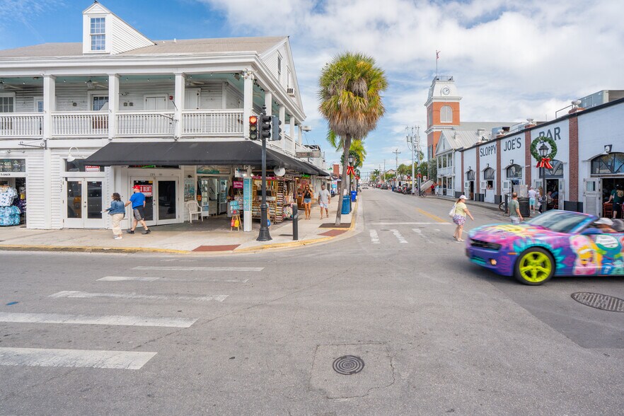 More Photos Of 135 Duval St, Key West Bar For Lease