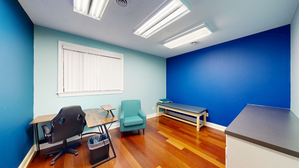 More Photos Of 206 Gatewood Ave, High Point Medical For Lease
