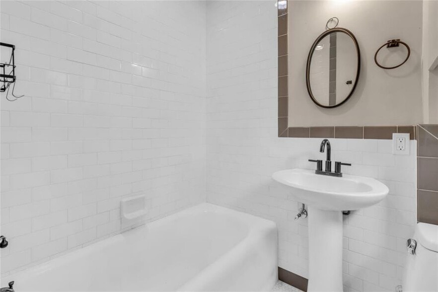 More Photos Of 1838 NW 11th St, Oklahoma City Apartments For Sale