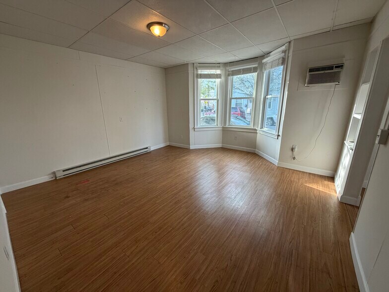 More Photos Of 133 Cattell St, Easton Apartments For Sale