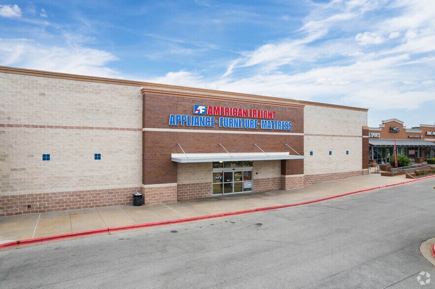 More Photos Of 13435 N Research Blvd, Austin General Retail For Lease