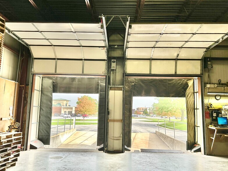 More Photos Of 648 Progress Ave, Munster Warehouse For Lease