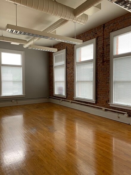 More Photos Of 7826 Leary Way NE, Redmond Office For Lease