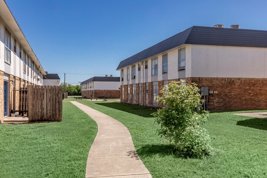 More Photos Of 2929 Rigsby Ave, San Antonio Apartments For Sale