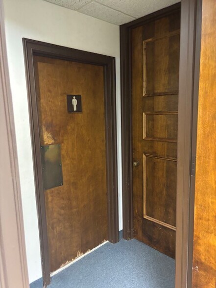 More Photos Of 3000 N Federal Hwy, Fort Lauderdale Storefront For Lease