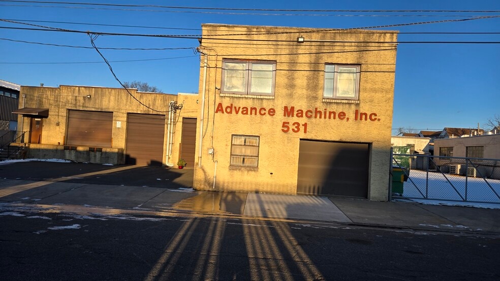 More Photos Of 531 Pennsylvania Ave, Linden Manufacturing For Sale