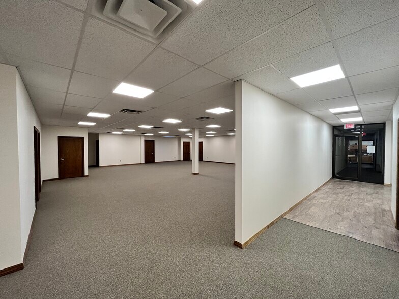 More Photos Of 2 Computer Dr W, Albany Unknown For Lease