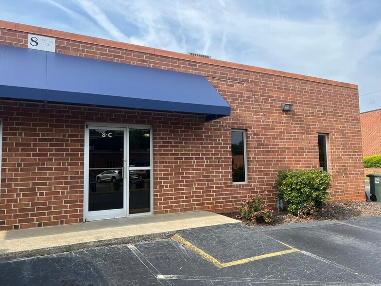 More Photos Of 12 Wendy Ct, Greensboro Unknown For Lease