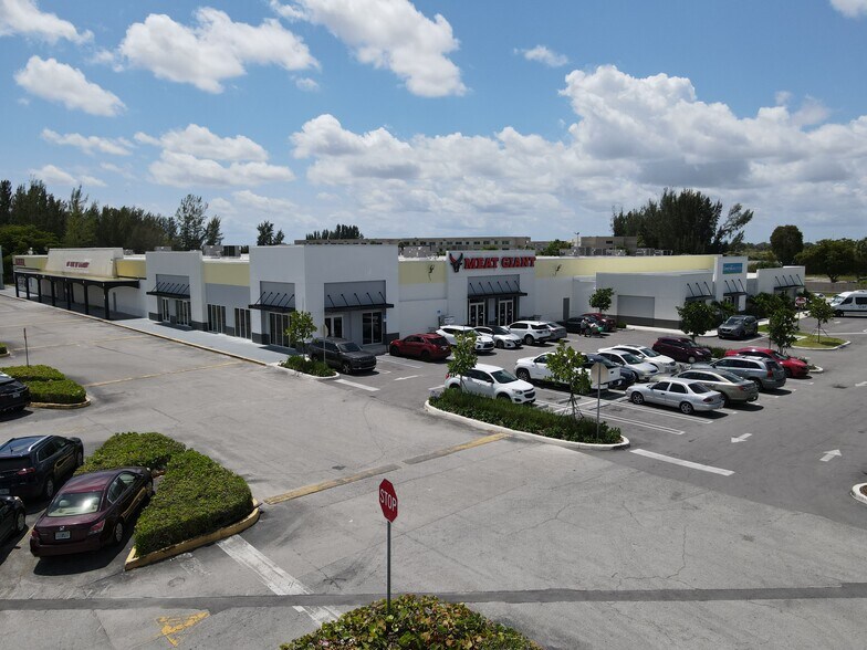 More Photos Of 27455 S Dixie Hwy, Homestead Storefront For Sale