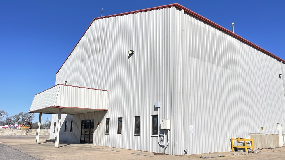 Primary Photo Of 4308 W Southwest Blvd, Wichita Warehouse For Sale