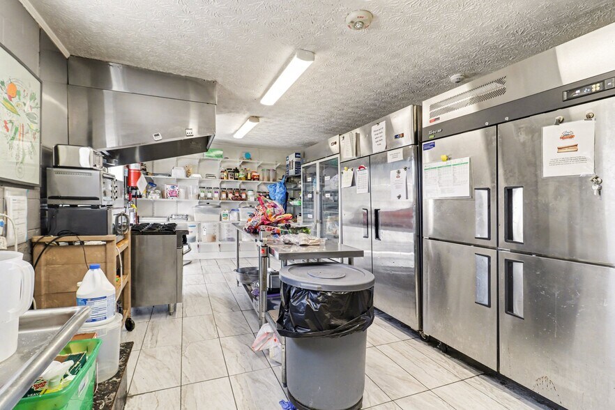 More Photos Of 983 Forest Ave, Forest Park Daycare Center For Sale