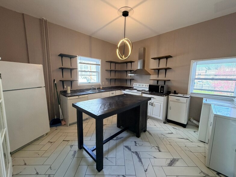 More Photos Of 228 E Washington St, Hagerstown Office Residential For Sale
