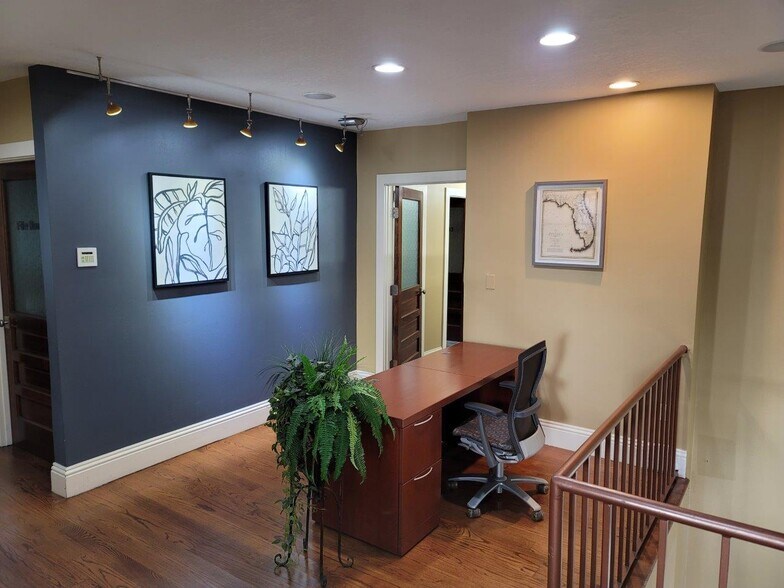 More Photos Of 350 E Pine St, Orlando Coworking Space