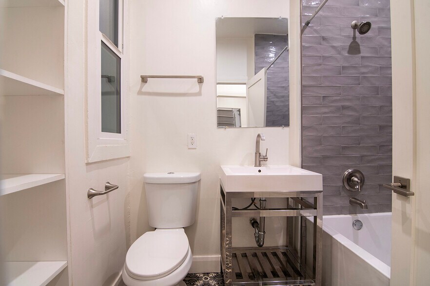 More Photos Of 681 Shatto Pl, Los Angeles Multifamily For Sale