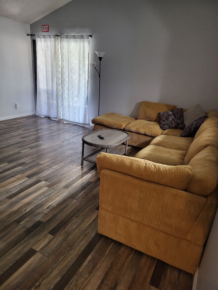 More Photos Of 7684 Oakwood Ave, Hesperia Healthcare For Sale