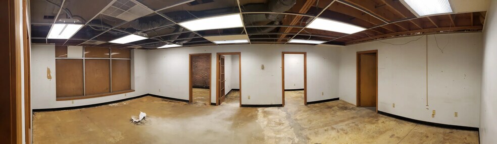More Photos Of 1502 Monroe St, Toledo Warehouse For Lease