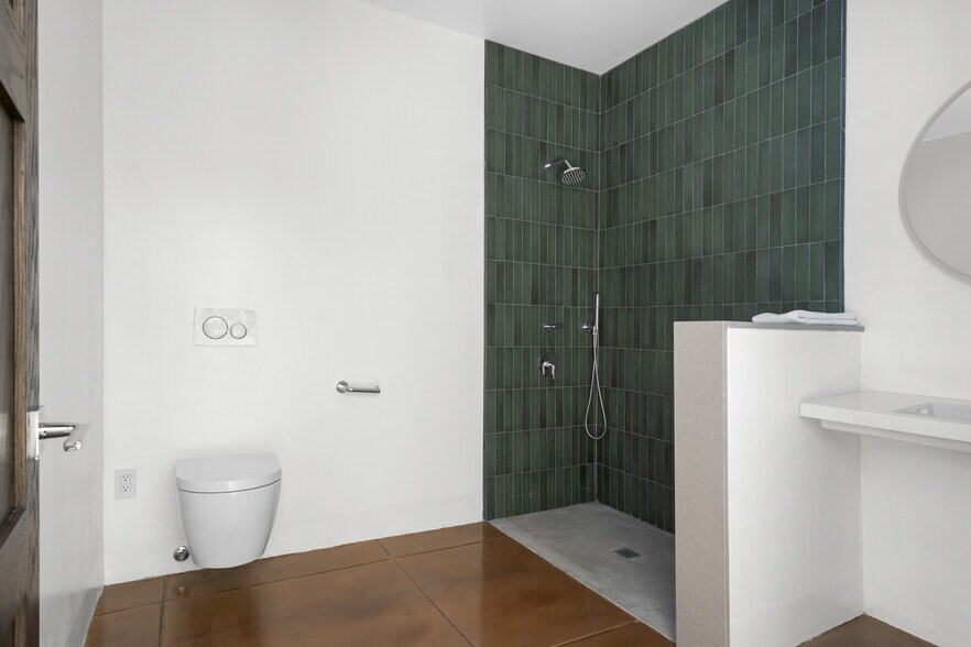 More Photos Of 310 Johnson St, Santa Fe Specialty For Sale