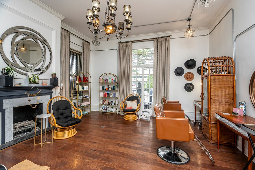 More Photos Of 302 W High St, Lexington Office Residential For Sale