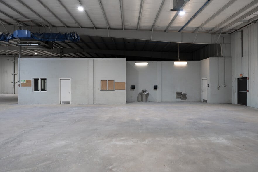 More Photos Of 3525 Enterprise Way, Green Cove Springs Warehouse For Lease