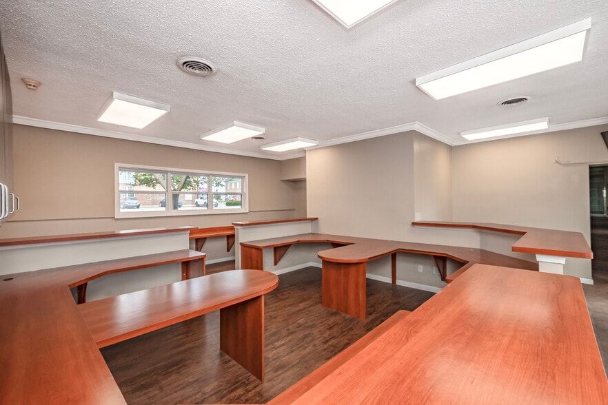 More Photos Of 4163 Crescent Dr, Saint Louis Medical For Sale