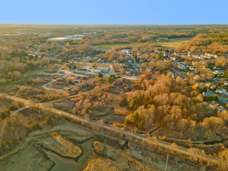 More Photos Of 267 Huttleston Ave, Fairhaven Freestanding For Sale