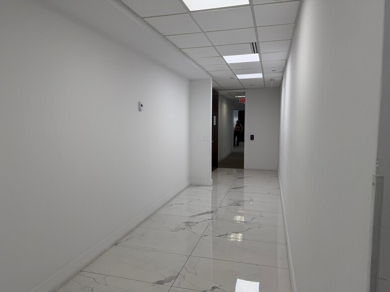 More Photos Of 2601 S Bayshore Dr, Coconut Grove Office For Lease