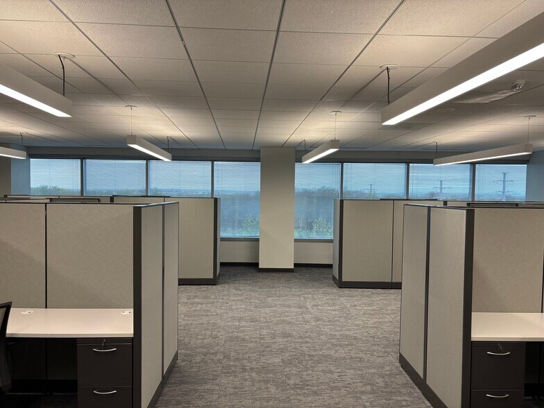 More Photos Of 21000 Atlantic Blvd, Dulles Office For Lease