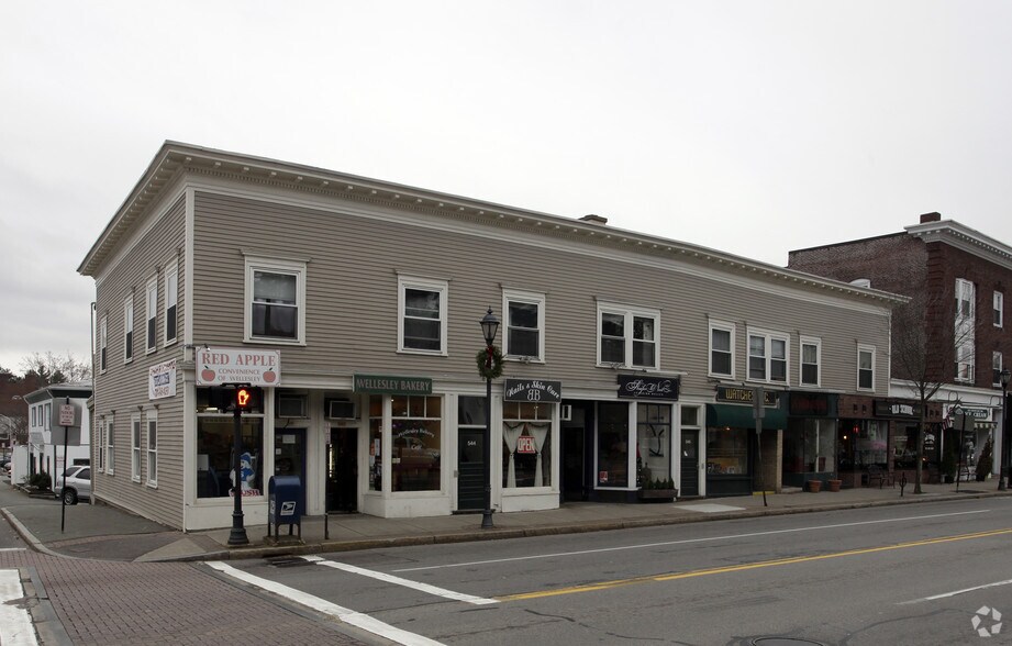 More Photos Of 540-550 Washington St, Wellesley Storefront Retail Residential For Lease
