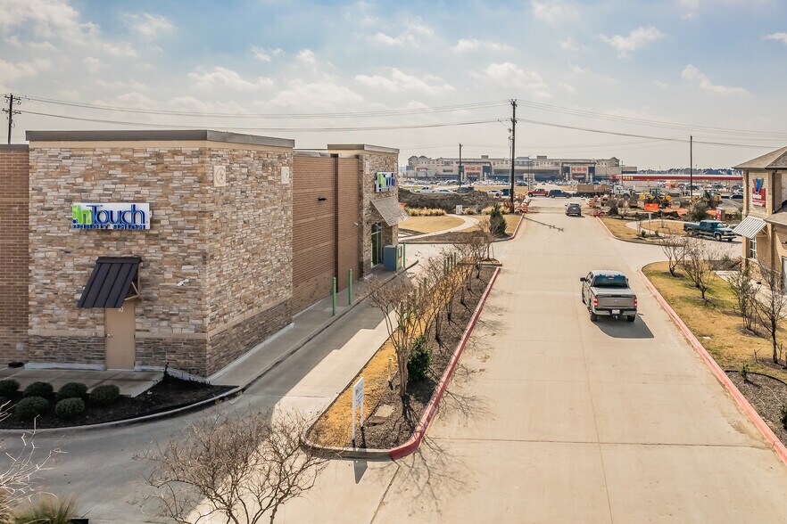 More Photos Of 4940 W University Dr, Prosper Bank For Lease