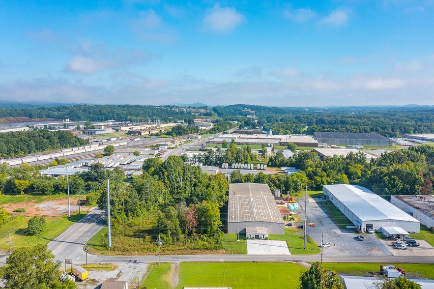 More Photos Of 506 Bear Creek Rd, Dalton Manufacturing For Sale