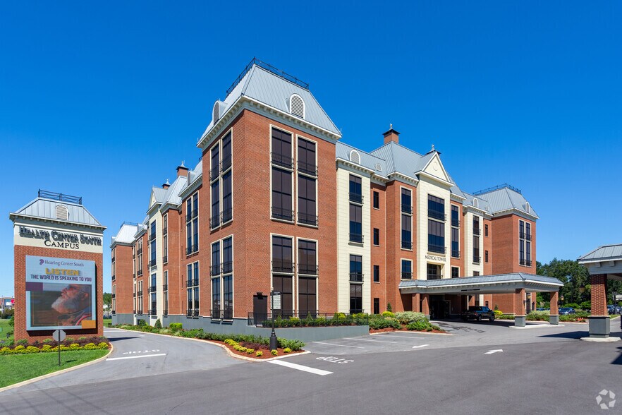 More Photos Of 2826 Ross Clark Cir, Dothan Unknown For Sale