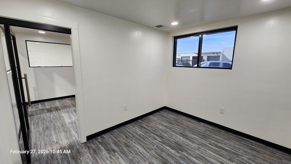 More Photos Of 1119-1121 Brookhaven Dr, Clovis Warehouse For Lease