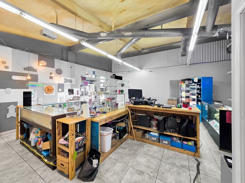 More Photos Of 1220 Highway 124, Winnie Service Station For Sale